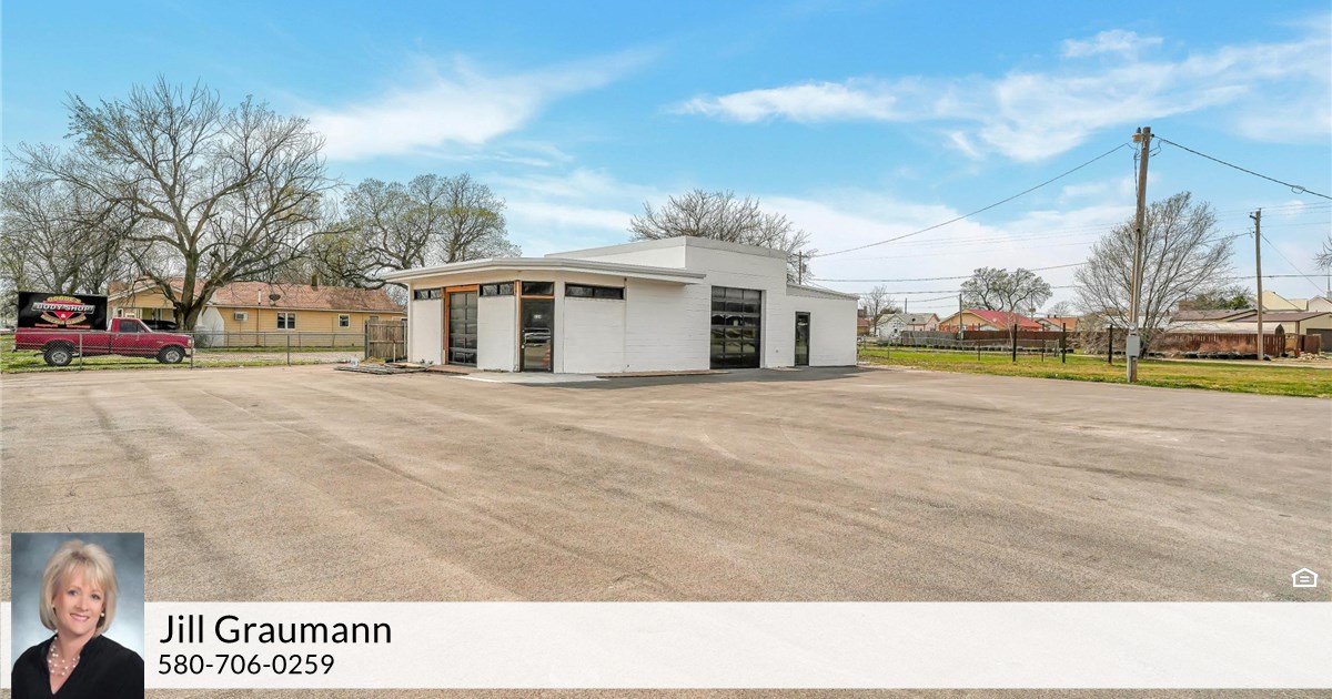 229 N Louis Tittle Ave, Mangum, OK 73554